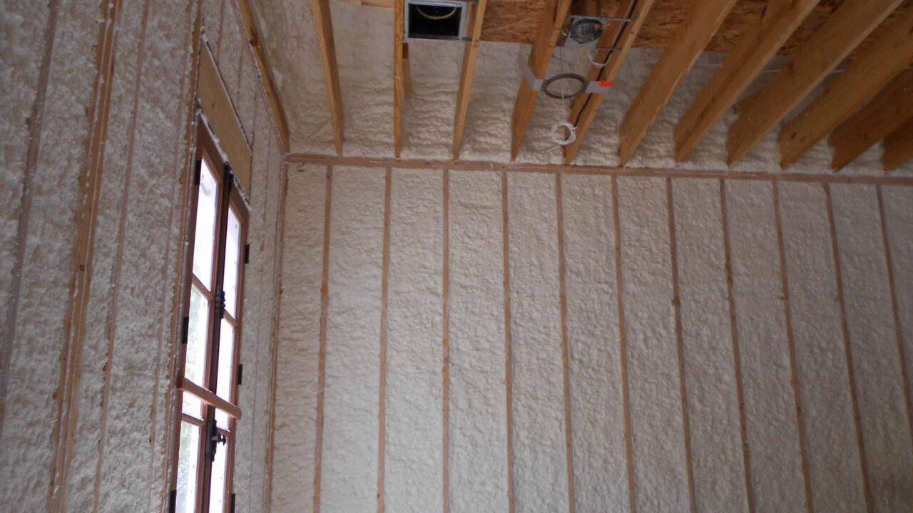 Diversified Energy installs both open-cell, and closed-cell spray polyurethane foam insulation in residential and commercial applications across the greater New Orleans region. Contact Us Today!